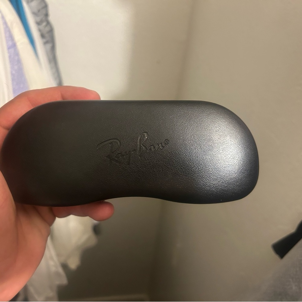 Ray-Ban Sleek Black Accessory Case